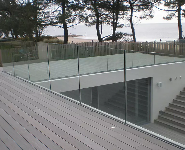 GLASS BALUSTRADE INSTALLATION